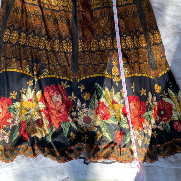 Farm Rio Midi Skirt + Envelope cropped top - Picture 3 of 15